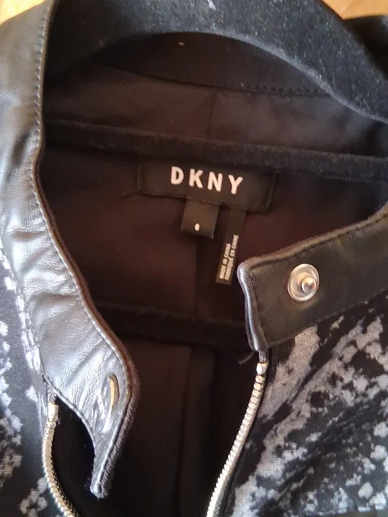 NWOT Womens DKNY Black and Gray Snake-Print Zip Jacket Faux Leather Trim - Picture 3 of 6